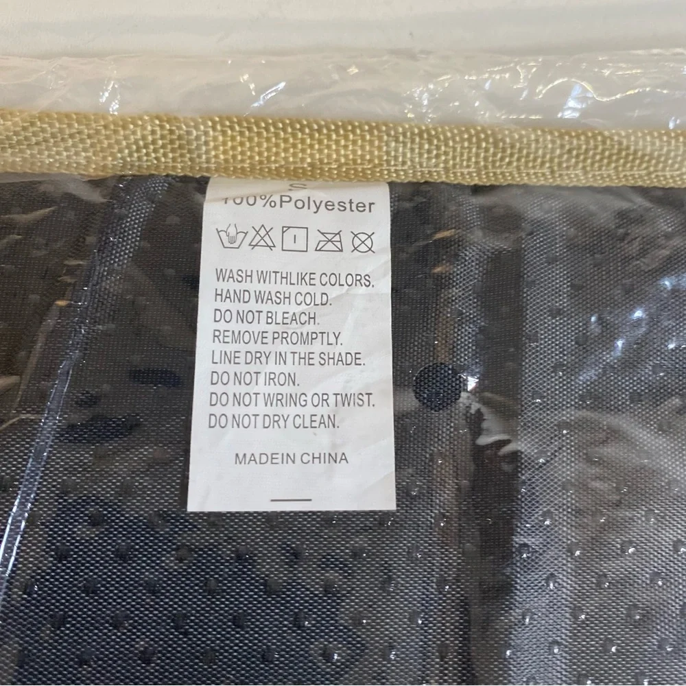 New In Packaging CALANDIS® Portable Small Dog Cat Rattan Cooling Mat 13.5”x17”